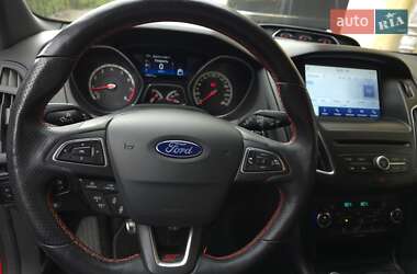 Хэтчбек Ford Focus 2017 в 