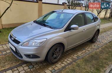 Хэтчбек Ford Focus 2011 в 
