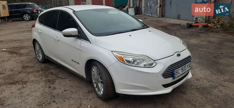 Хэтчбек Ford Focus 2013 в Новояворовске фото 2 Хэтчбек Ford Focus 2013 в Новояворовске