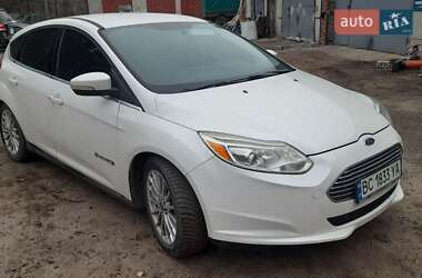 Хэтчбек Ford Focus 2013 в 