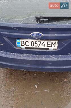 Хэтчбек Ford Focus 2010 в 