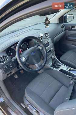 Хэтчбек Ford Focus 2010 в 