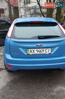 Хэтчбек Ford Focus 2010 в 