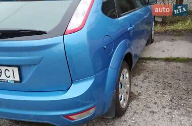 Хэтчбек Ford Focus 2010 в 