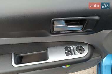 Хэтчбек Ford Focus 2010 в 