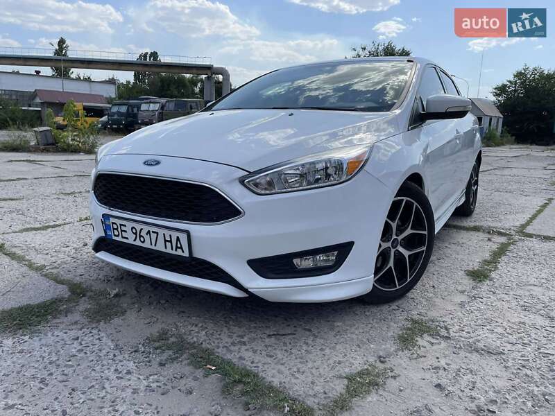 Седан Ford Focus 2015 в 
