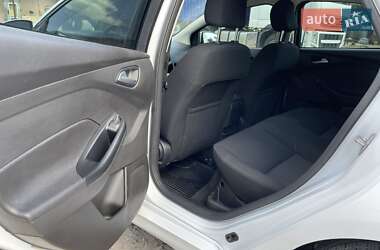 Седан Ford Focus 2015 в 