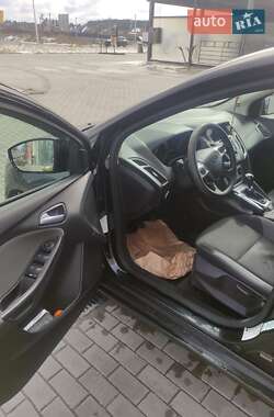 Хэтчбек Ford Focus 2013 в 