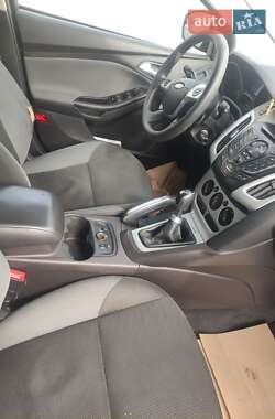 Хэтчбек Ford Focus 2013 в 