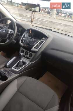 Хэтчбек Ford Focus 2013 в 