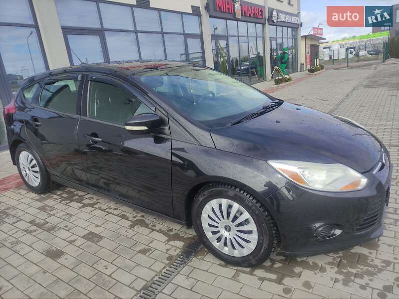 Хэтчбек Ford Focus 2013 в 