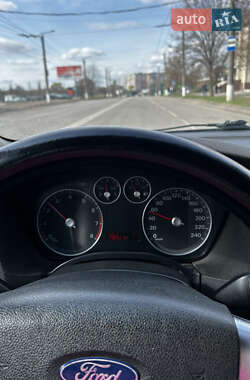 Хэтчбек Ford Focus 2007 в 