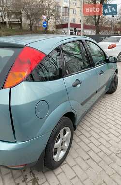Хэтчбек Ford Focus 1998 в 