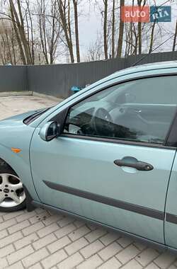 Хэтчбек Ford Focus 1998 в 