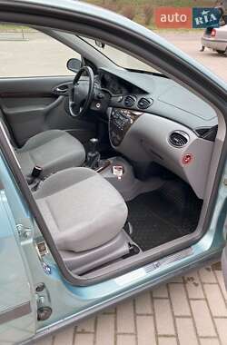 Хэтчбек Ford Focus 1998 в 