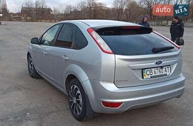Хэтчбек Ford Focus 2011 в 