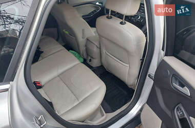 Хэтчбек Ford Focus 2013 в 