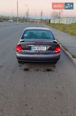 Седан Ford Focus 2002 в 