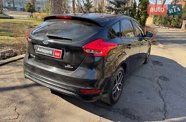 Хэтчбек Ford Focus 2015 в 