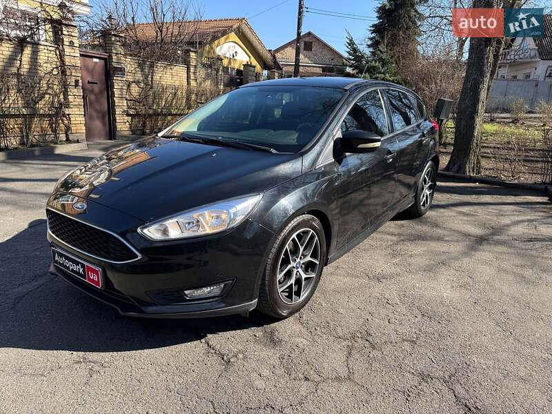 Хэтчбек Ford Focus 2015 в 