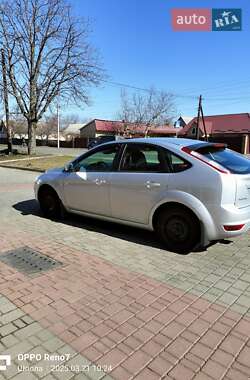 Хэтчбек Ford Focus 2011 в 