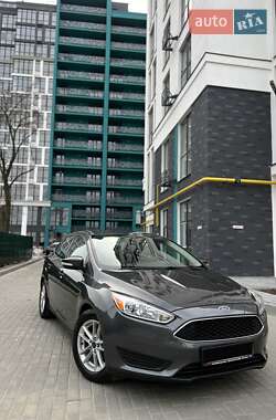Седан Ford Focus 2015 в 
