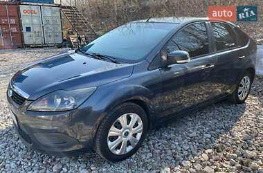 Хэтчбек Ford Focus 2010 в 