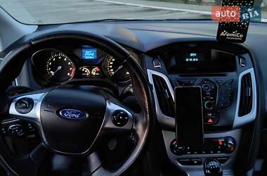 Хэтчбек Ford Focus 2013 в 