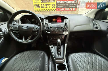 Хетчбек Ford Focus 2016 в 