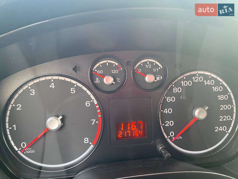 Хэтчбек Ford Focus 2011 в Киеве