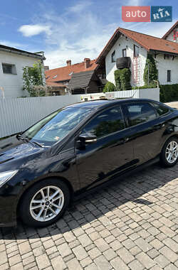 Седан Ford Focus 2016 в 