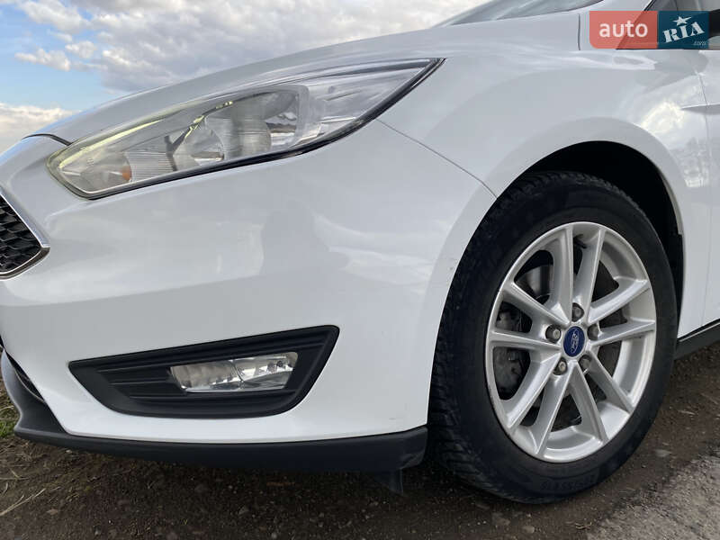 Хэтчбек Ford Focus 2016 в Черновцах