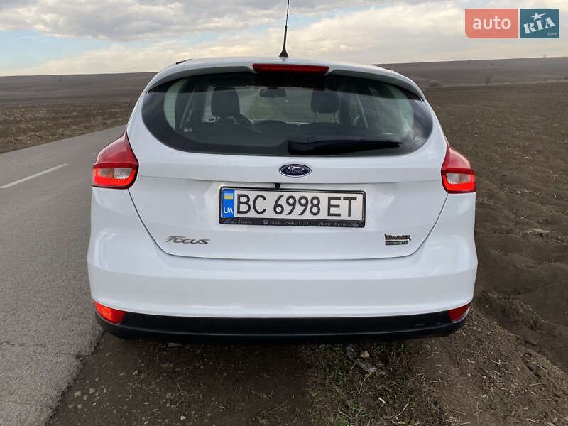 Хэтчбек Ford Focus 2016 в Черновцах