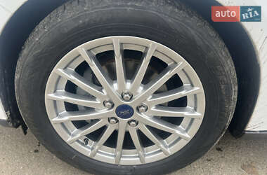 Хэтчбек Ford Focus 2014 в 