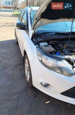 Хэтчбек Ford Focus 2013 в 