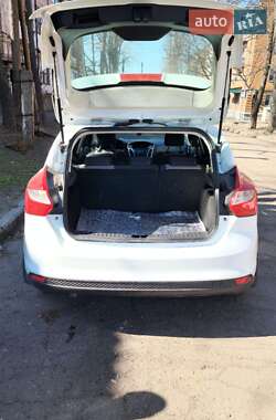 Хэтчбек Ford Focus 2013 в 