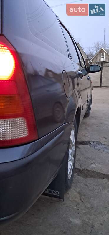 Универсал Ford Focus 2003 в Черновцах