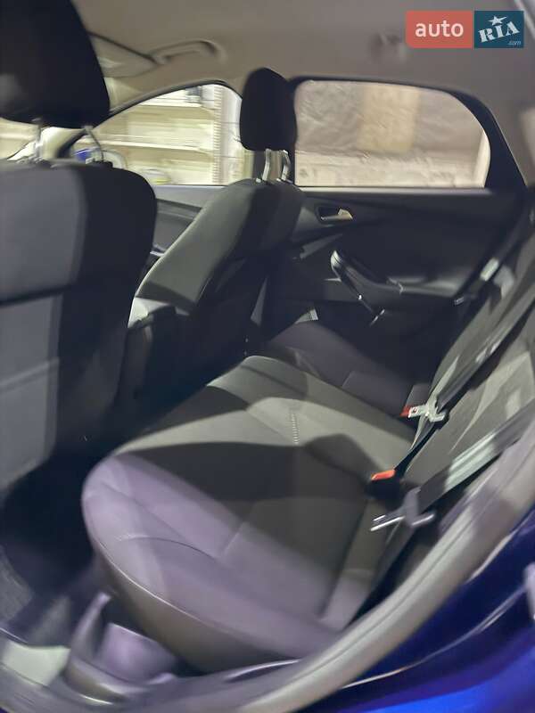 Хэтчбек Ford Focus 2016 в Киеве фото 3 Хэтчбек Ford Focus 2016 в Киеве