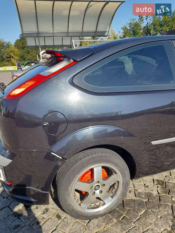Хетчбек Ford Focus 2007 в Золочеві
