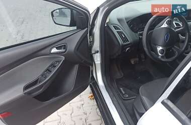 Хэтчбек Ford Focus 2014 в 