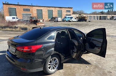 Седан Ford Focus 2015 в 