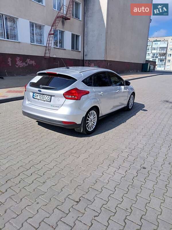 Хэтчбек Ford Focus 2015 в Звягеле
