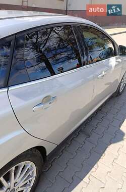 Хэтчбек Ford Focus 2015 в Звягеле