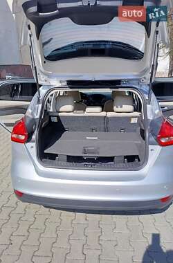 Хэтчбек Ford Focus 2015 в 