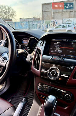 Хэтчбек Ford Focus 2013 в 