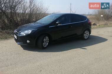 Хэтчбек Ford Focus 2011 в 