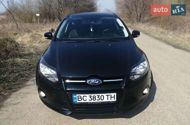 Хэтчбек Ford Focus 2011 в 