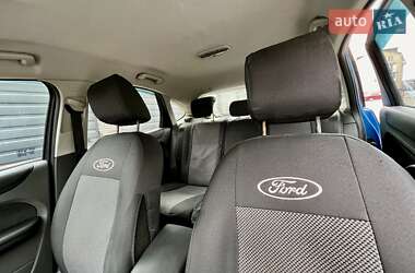 Хэтчбек Ford Focus 2006 в 