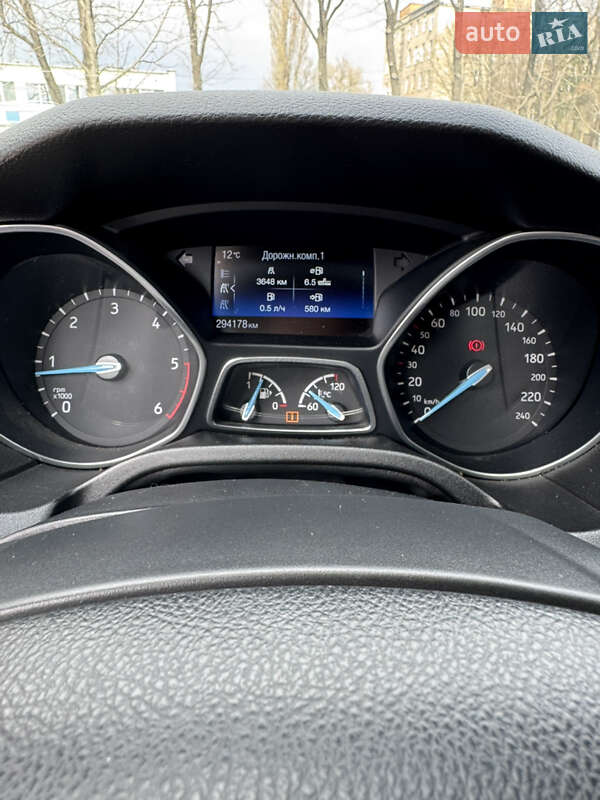 Универсал Ford Focus 2015 в Киеве фото 8 Универсал Ford Focus 2015 в Киеве