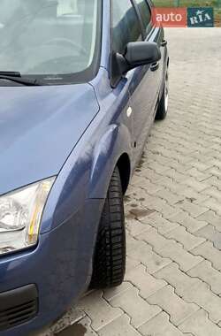 Хэтчбек Ford Focus 2006 в 